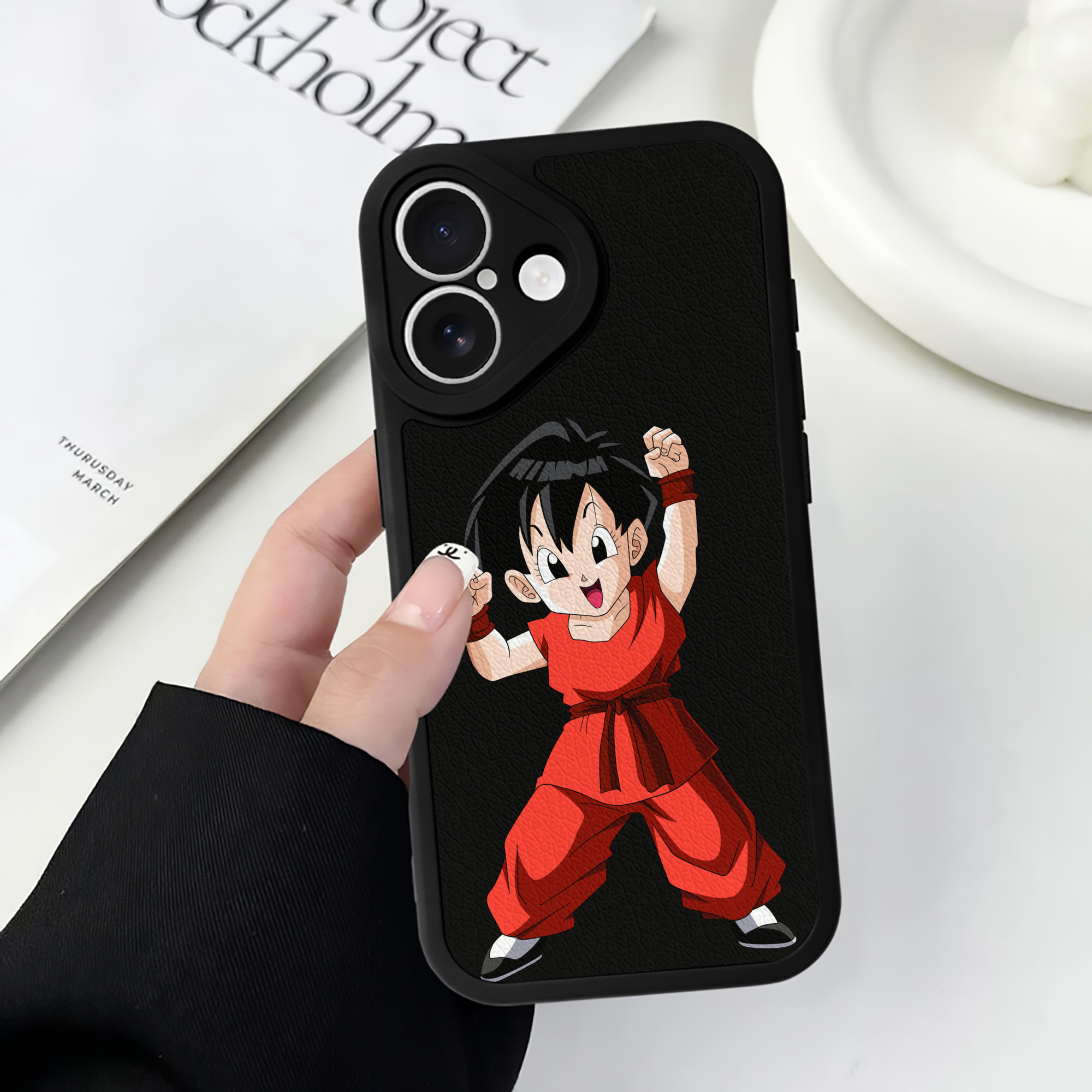 （画像用） ドラゴンボール パン DRAGON BALL Pan 【iPhone 16シリーズ対応】シリコンスマホケース（レザー調） 材質：シリコン